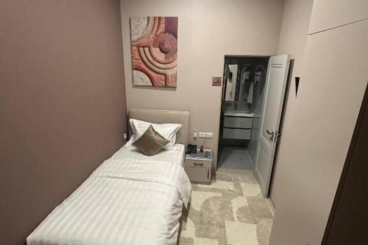 Room 8 of 23
