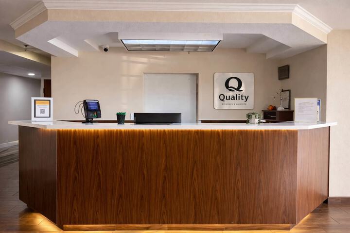 Entrance & Lobby