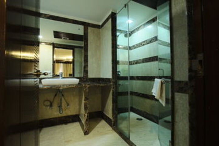 Room 5 of 21