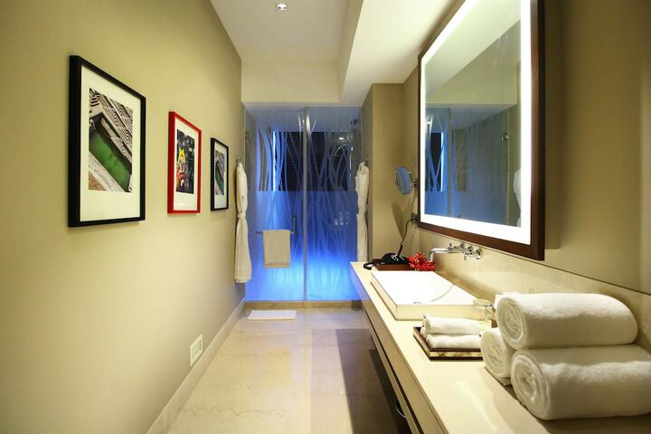 Clean Restrooms