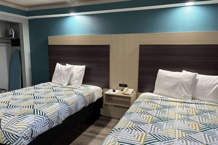 Room 14 of 34