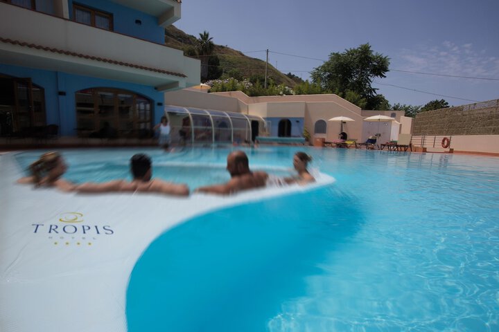 Pool 33 of 71