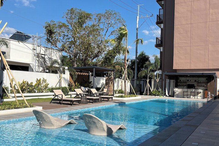 Pool 45 of 64