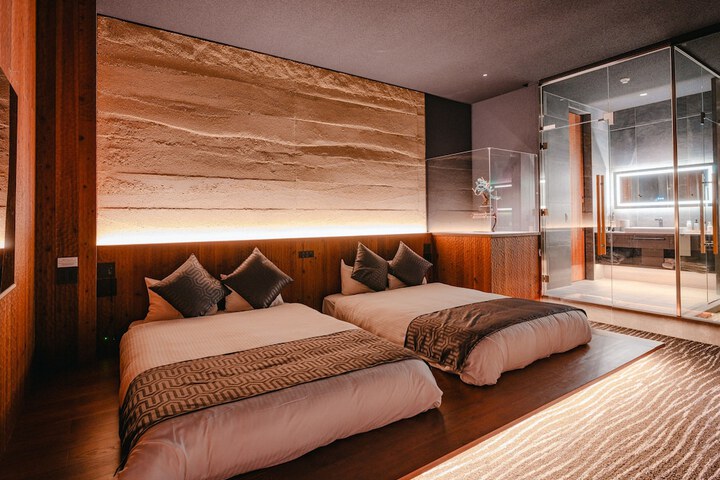 Room 20 of 48
