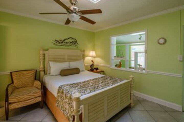 Room 35 of 47