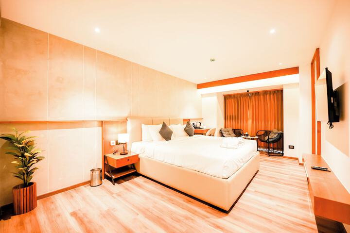 Room 5 of 32