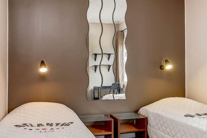 Room 12 of 38