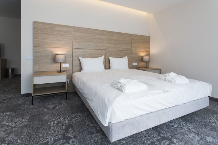 Room 5 of 32