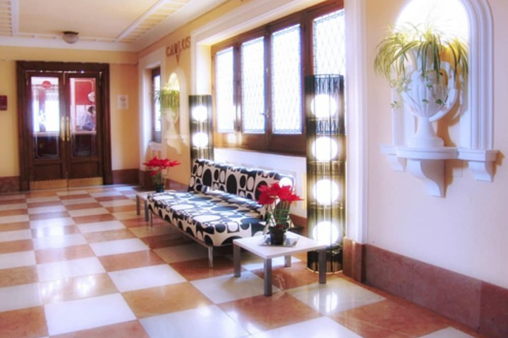Entrance & Lobby