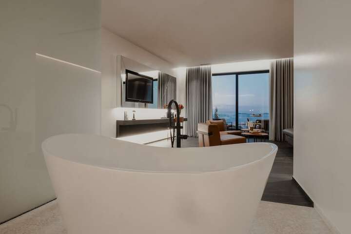 Room 25 of 67