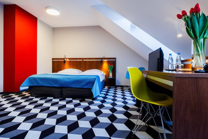 Room 32 of 108