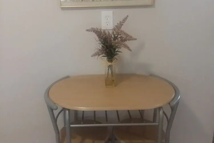 Room 4 of 9