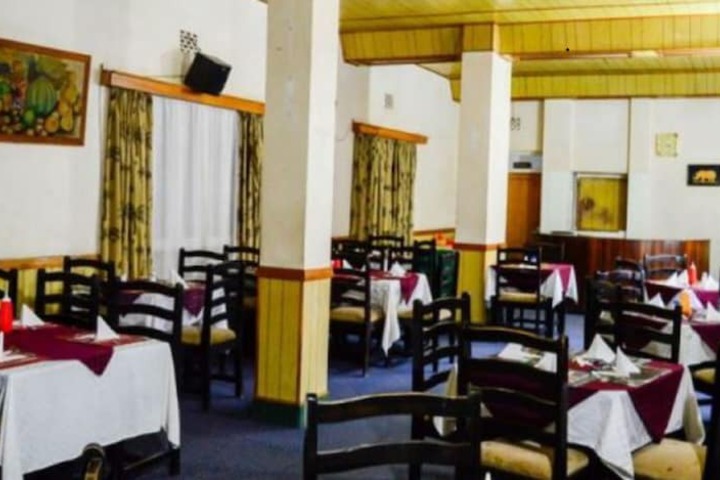 Dining 8 of 11
