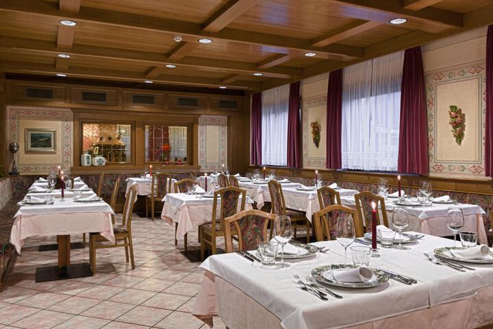Dining 66 of 113