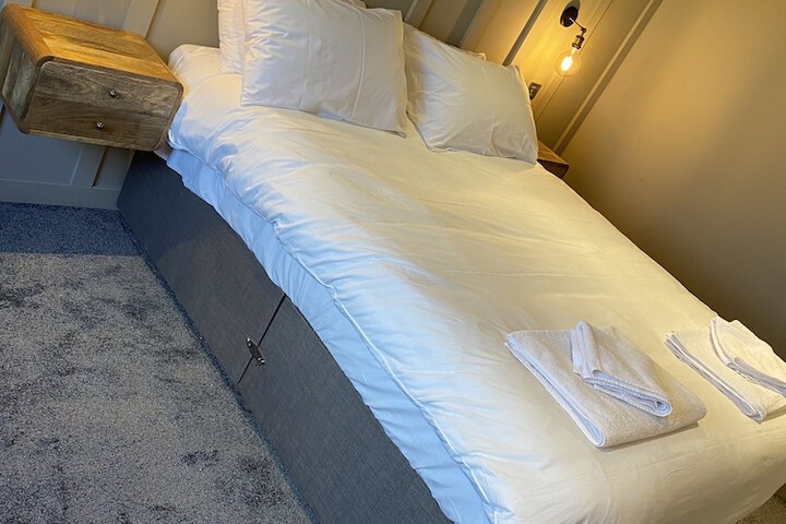 Room 5 of 39