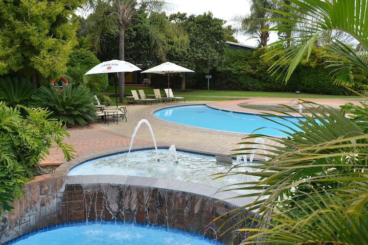 Pool 80 of 201