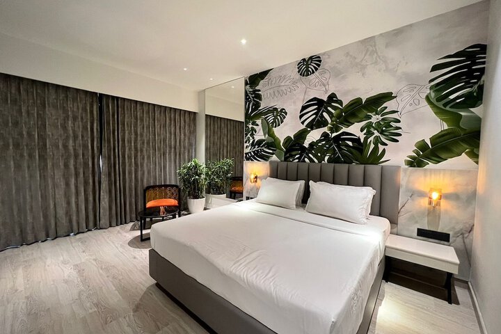 Room 15 of 38