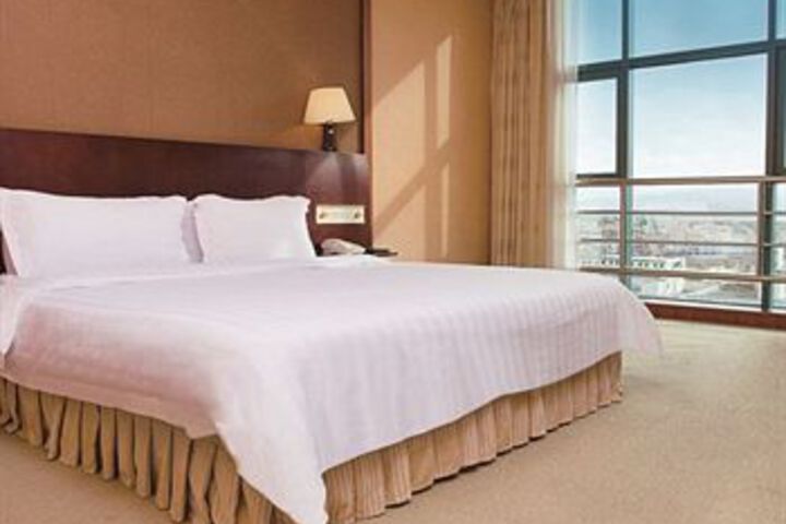 Room 2 of 8