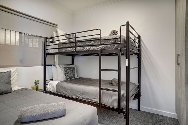 Room 18 of 80