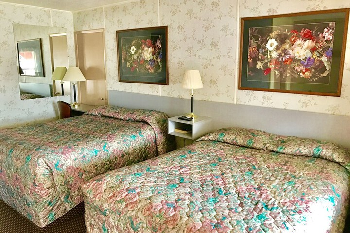 Room 9 of 25