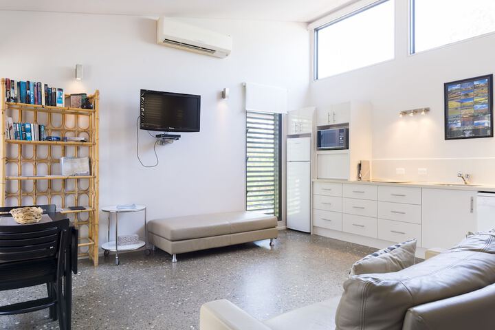 Room 8 of 38
