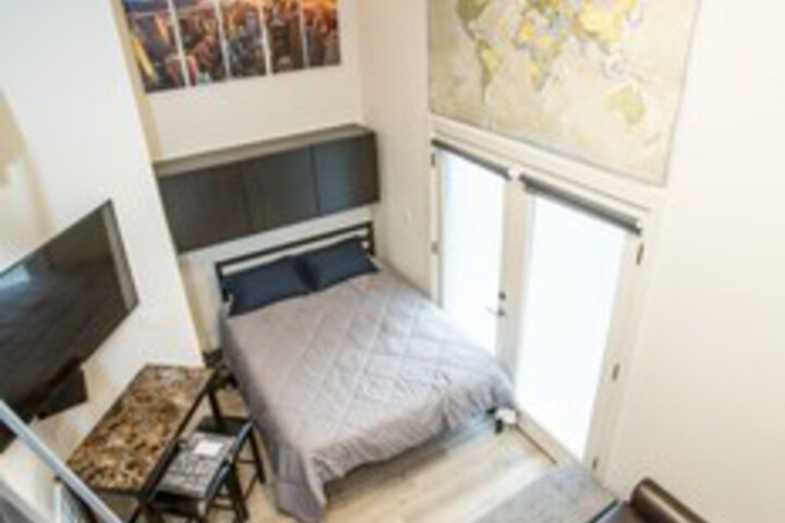 Room 13 of 27