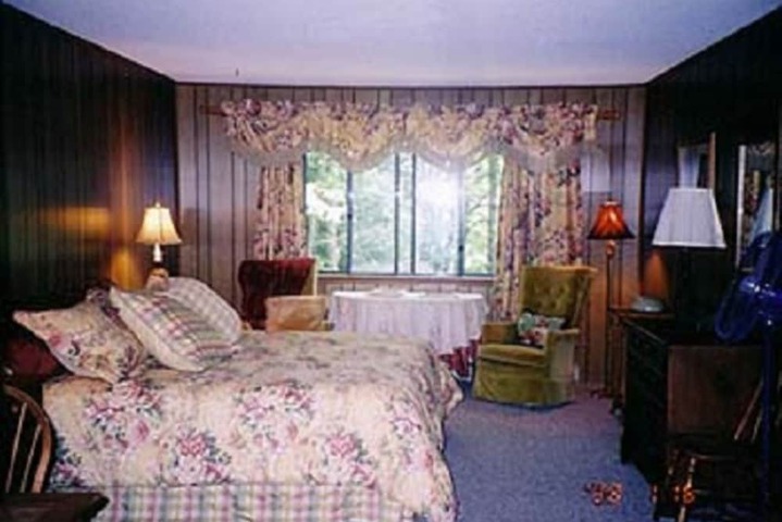Room 14 of 107
