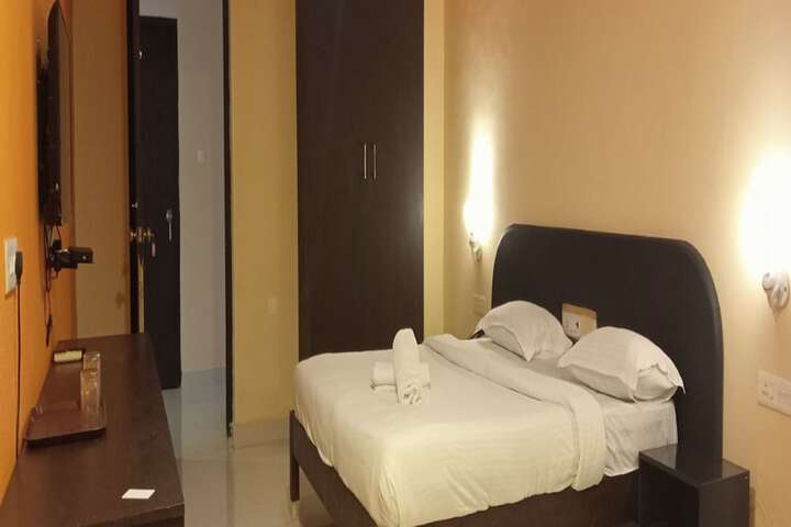 Room 12 of 17