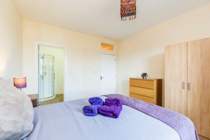 Room 9 of 20
