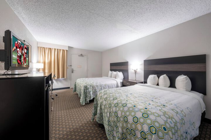 2 Double Beds (9 of 14)