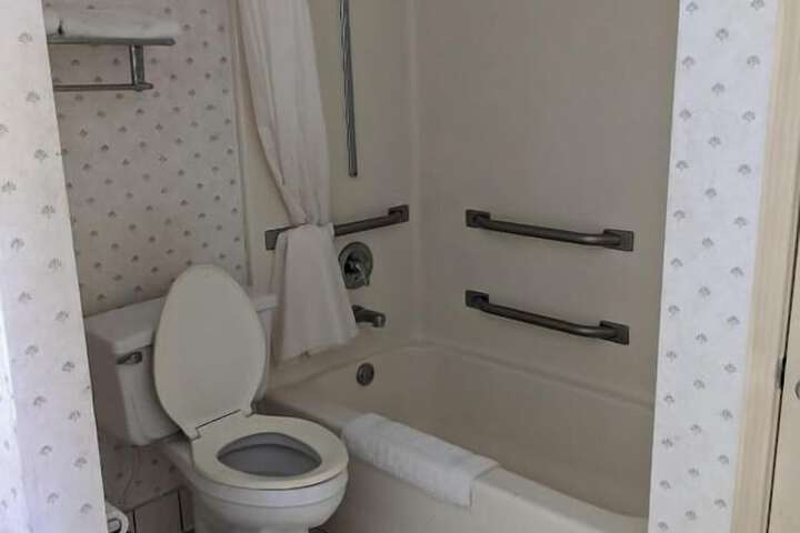 Room 20 of 28