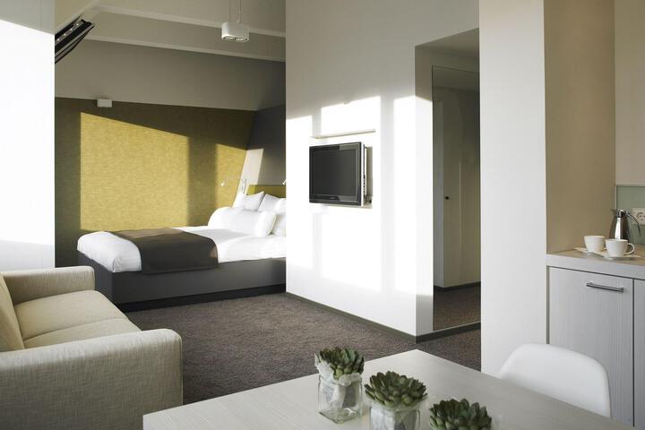 Room 13 of 50