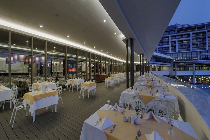 Dining 170 of 303