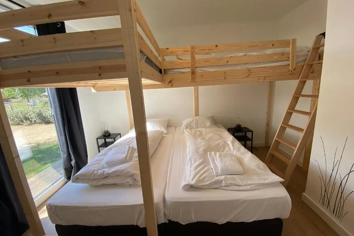 Room 2 of 20