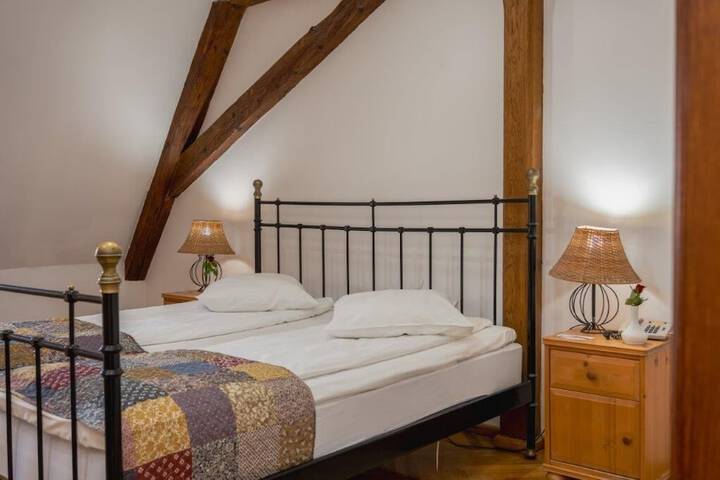 Room 3 of 34