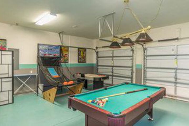Room 11 of 20