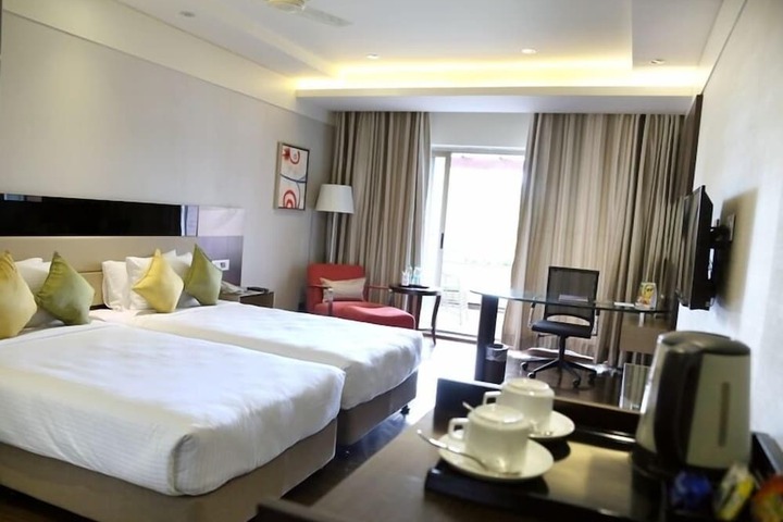 Room 8 of 24