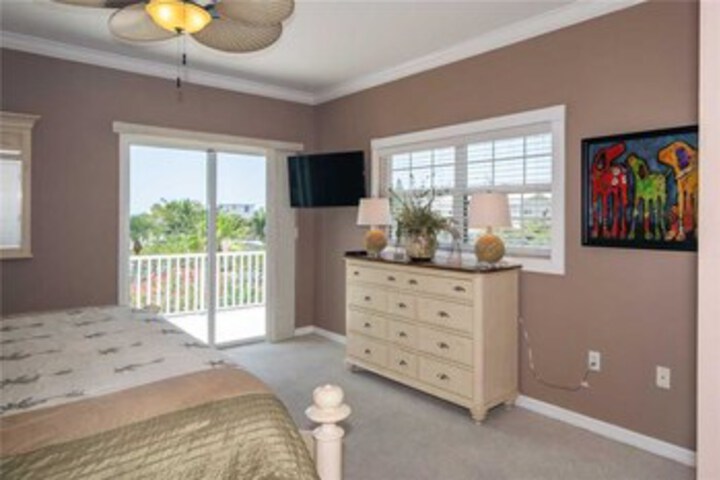 Room 30 of 40