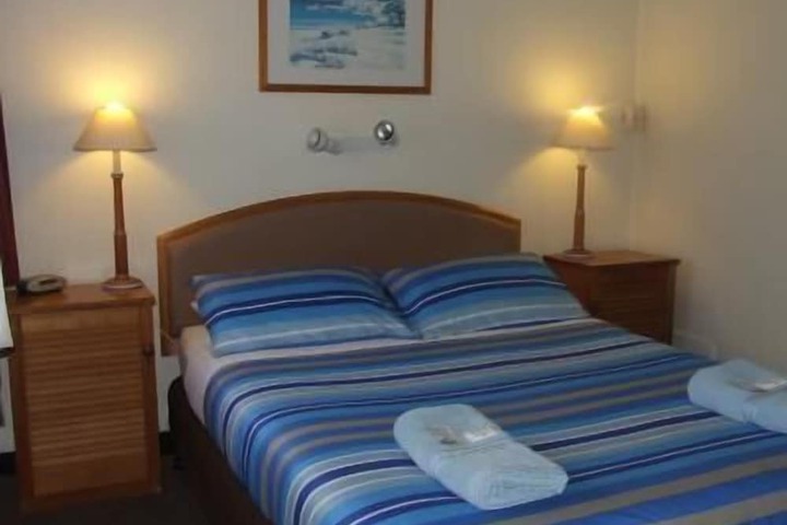 Room 5 of 13