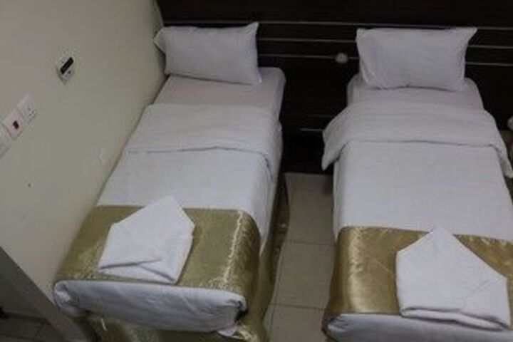 Room 6 of 21