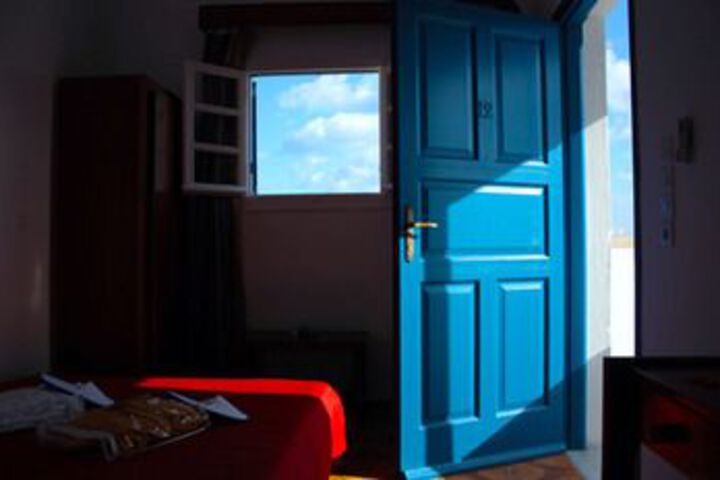 Room 33 of 65