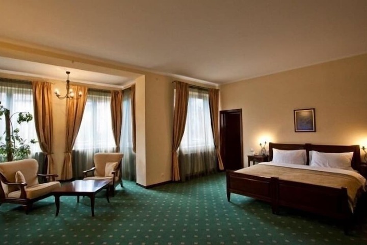 Room 5 of 20
