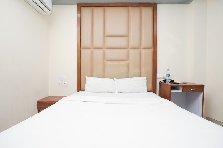 Room 7 of 27
