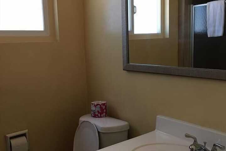 Room 9 of 12