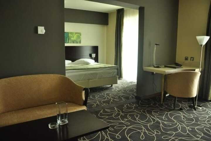 Room 46 of 144