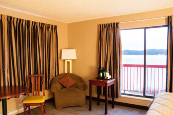 Room 18 of 24