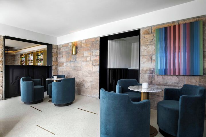 Lounge 181 of 215
