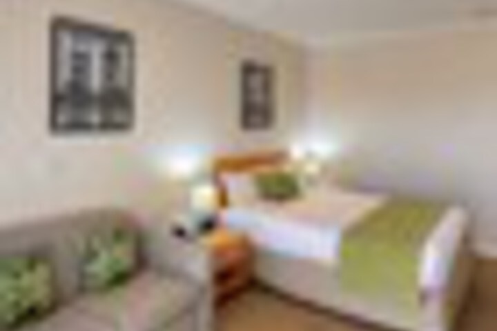 Room 17 of 138