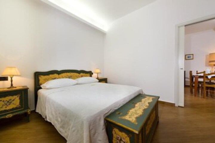 Room 10 of 35