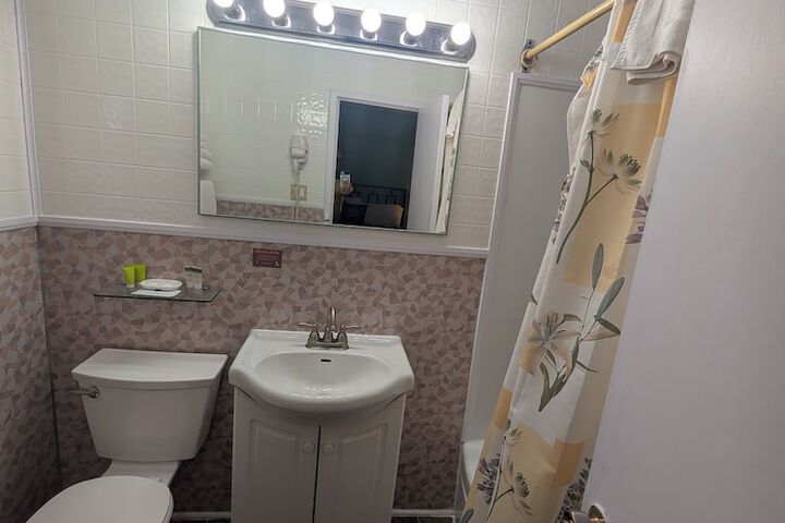 Room 25 of 34